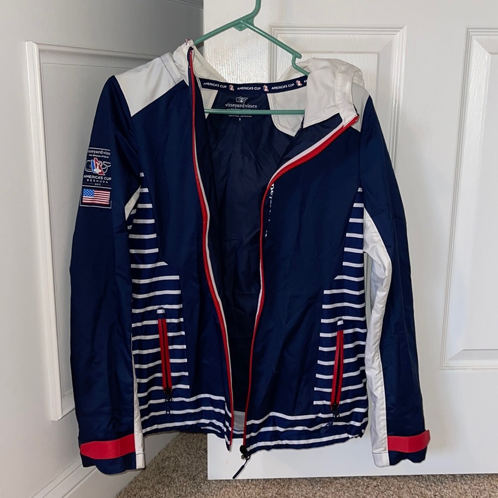 Vineyard vines rain jacket